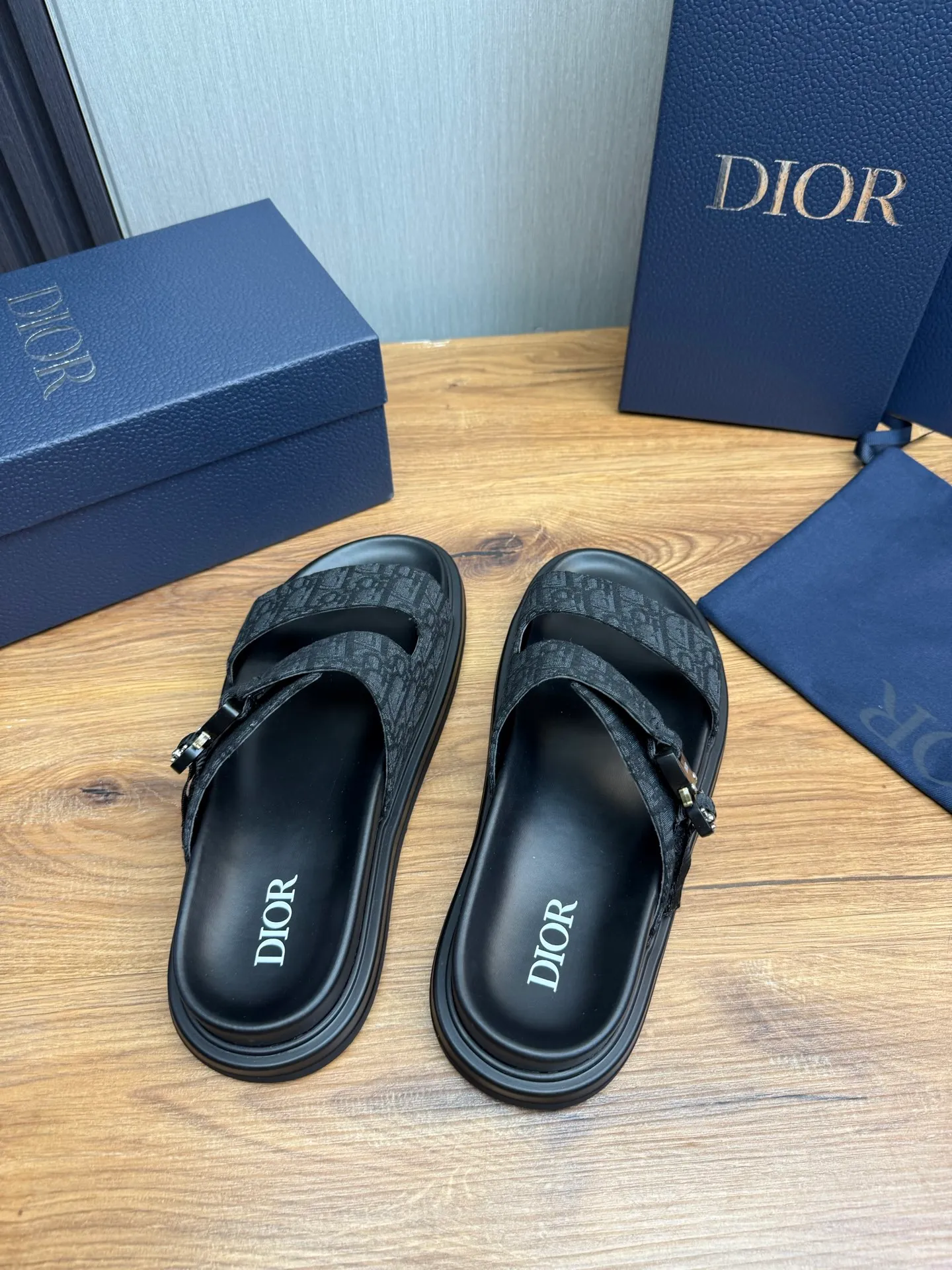 Men's shoes 300💰 Dior. Men's slippers🩴 Official website 1:1 production 38-45 size 45 46 🉑️Customized original material shipped✅